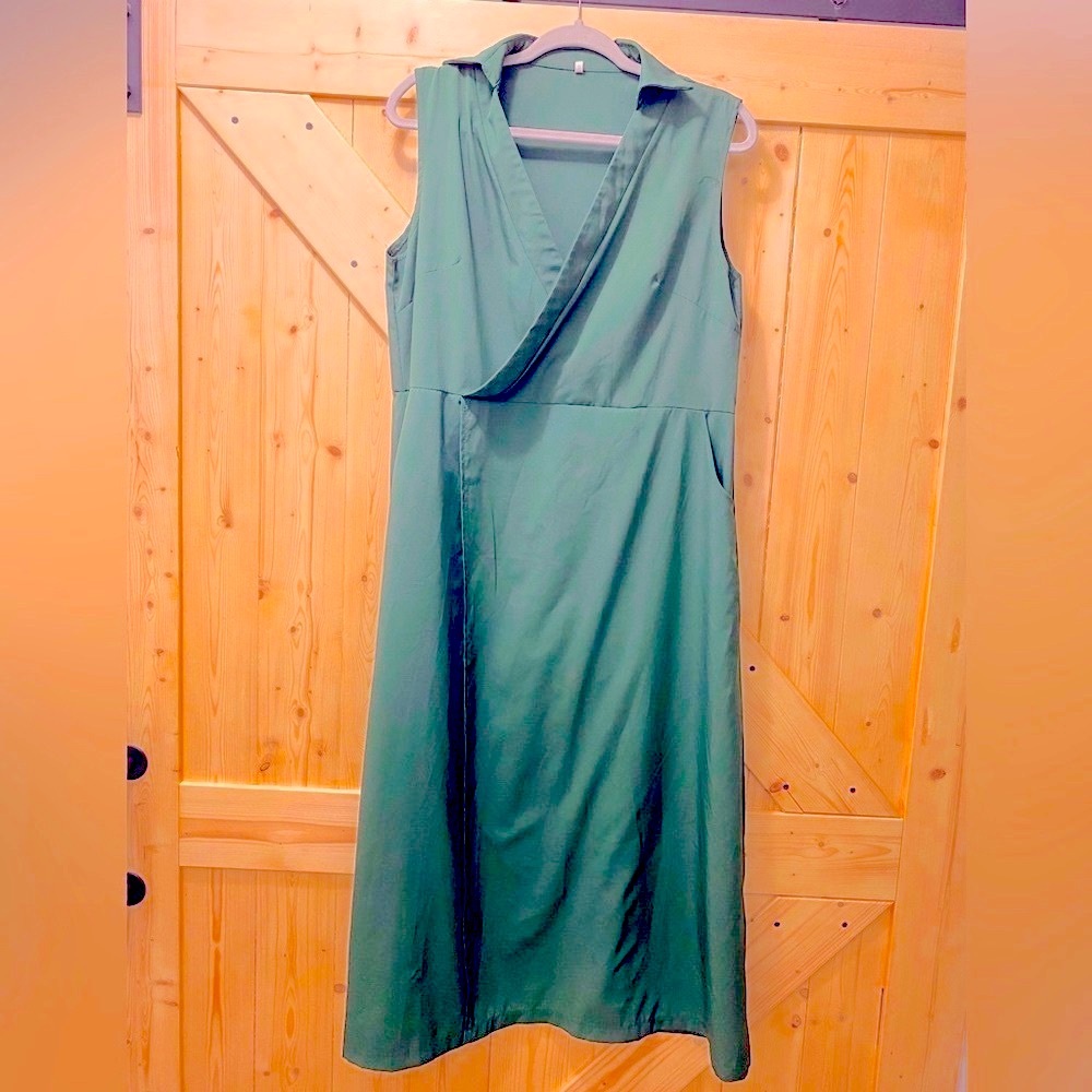 🙌☀️Loft Green Collard Cut-less Sleeved High Slit Long Dress